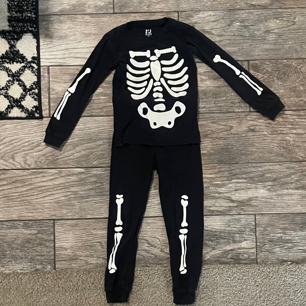 The Children's Place Black Skeleton Long Sleeve Set glow in the dark